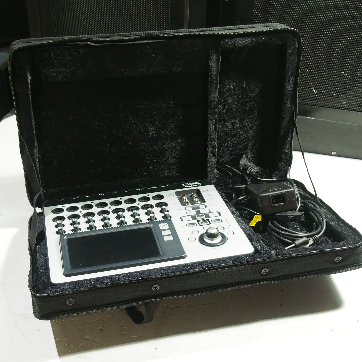 QSC TouchMix-16 Compact Digital Mixer w/Case