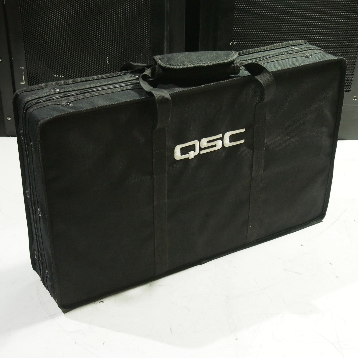 QSC TouchMix-16 Compact Digital Mixer w/Case